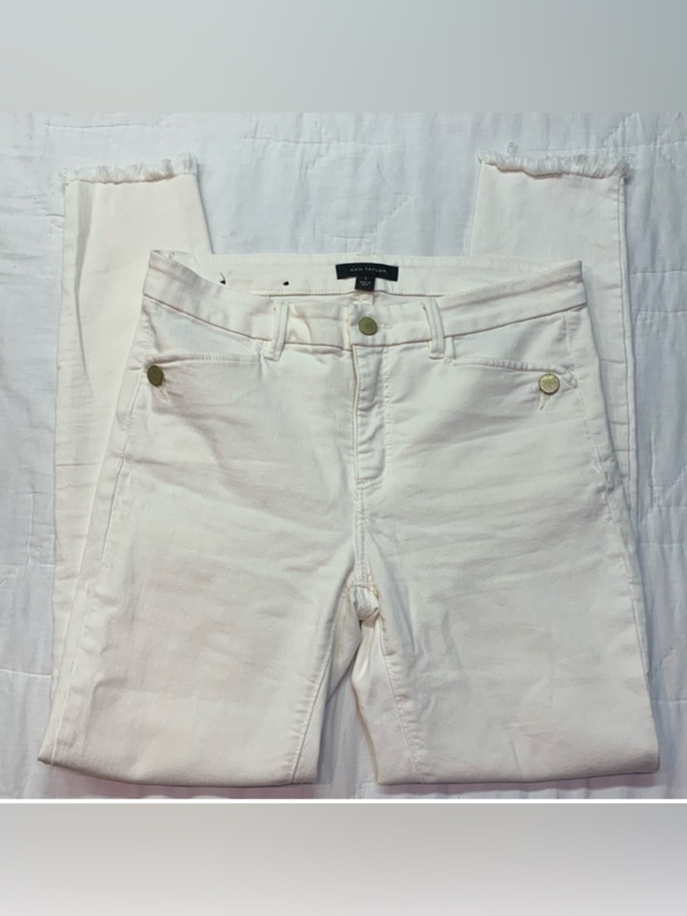 Ann Taylor Jeans Womens‎ 6 Ivory The Skinny Raw Hem Gold Button Casual Denim